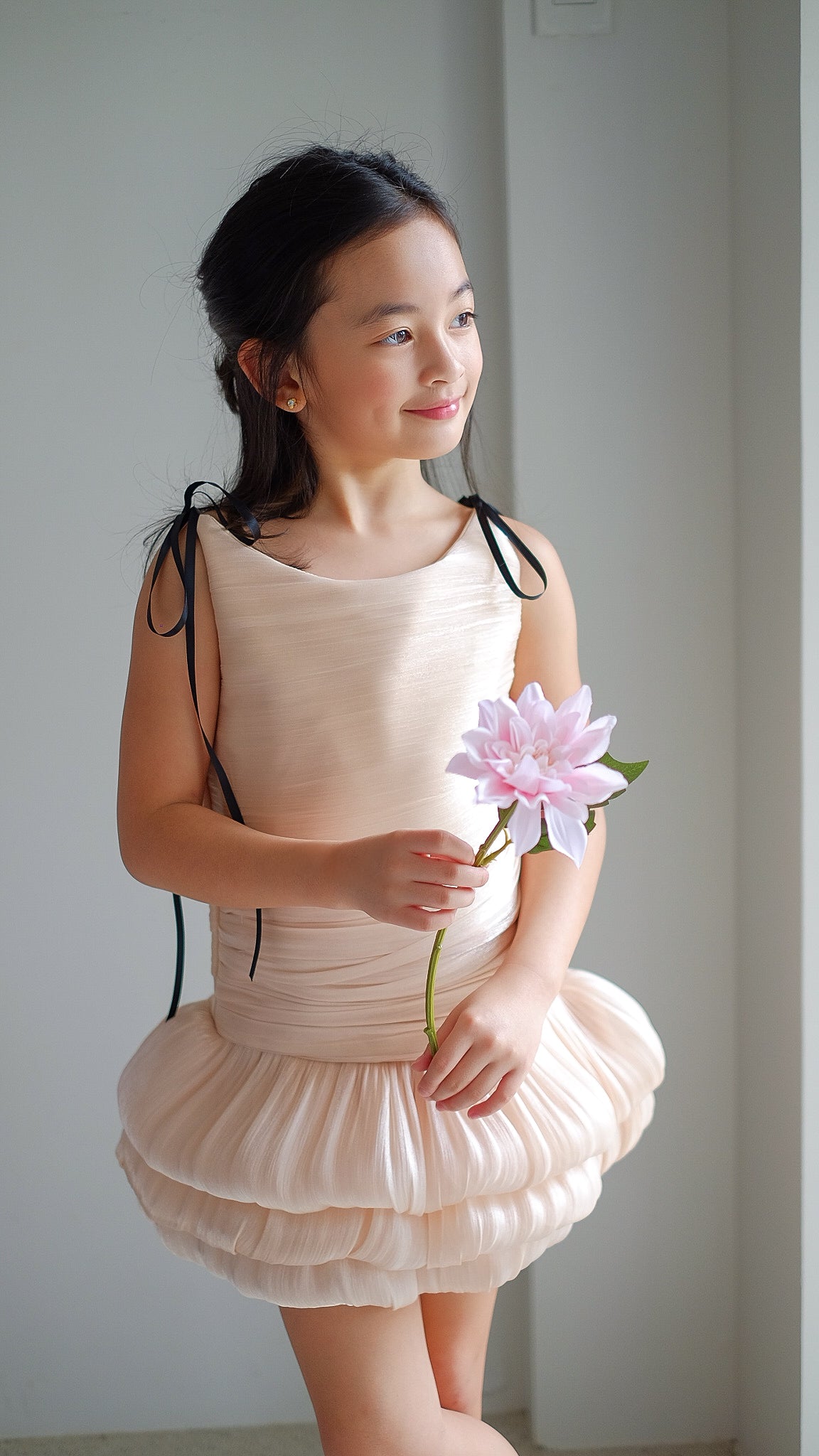 Charlotte dress in Champagne